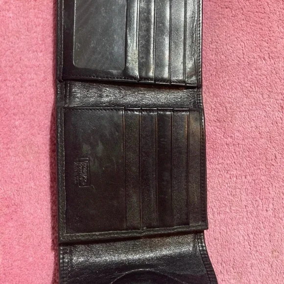 Vintage Dooney and Bourke Black Pebbled Leather Wallet/Kiss Lock Coin Section - Picture 5 of 7